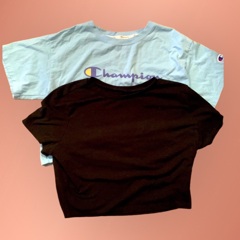 2 girls crop tops